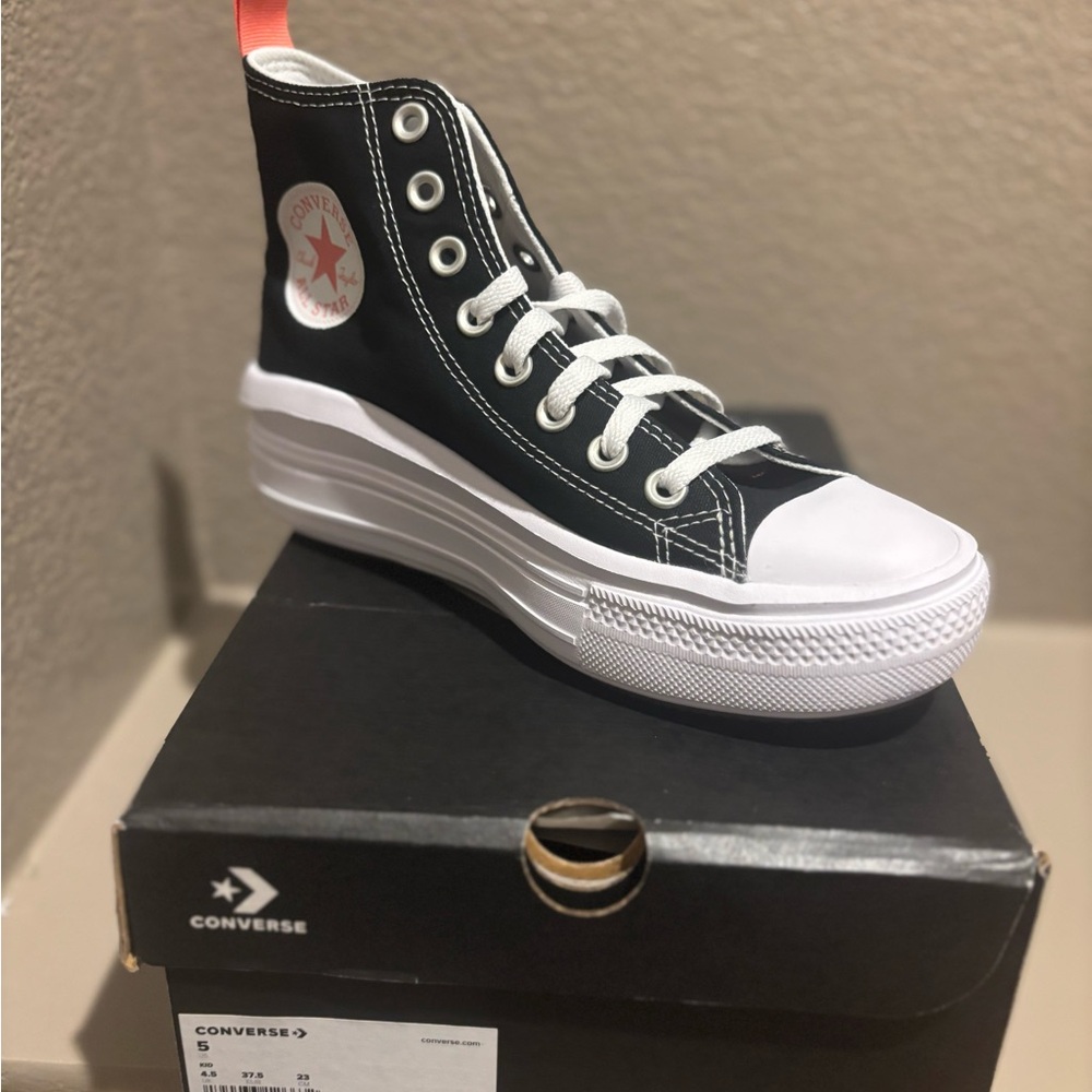 Converse Black and White Platform High-Tops (new big girls size 5)
